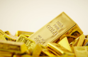 Receiving a Gold Loan from Gold Pawnbroker.